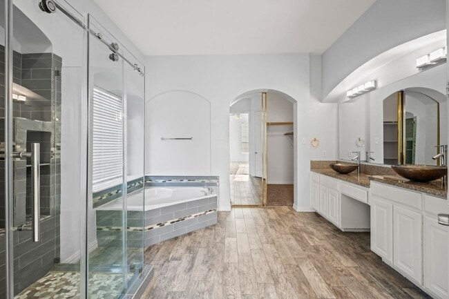 Building Photo - Stunning 4-Bedroom Rental Home with office...