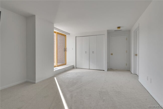 Building Photo - 40 Waterfront Cir