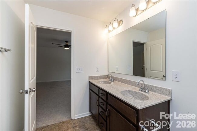 Building Photo - 824 Yorkshire Dr