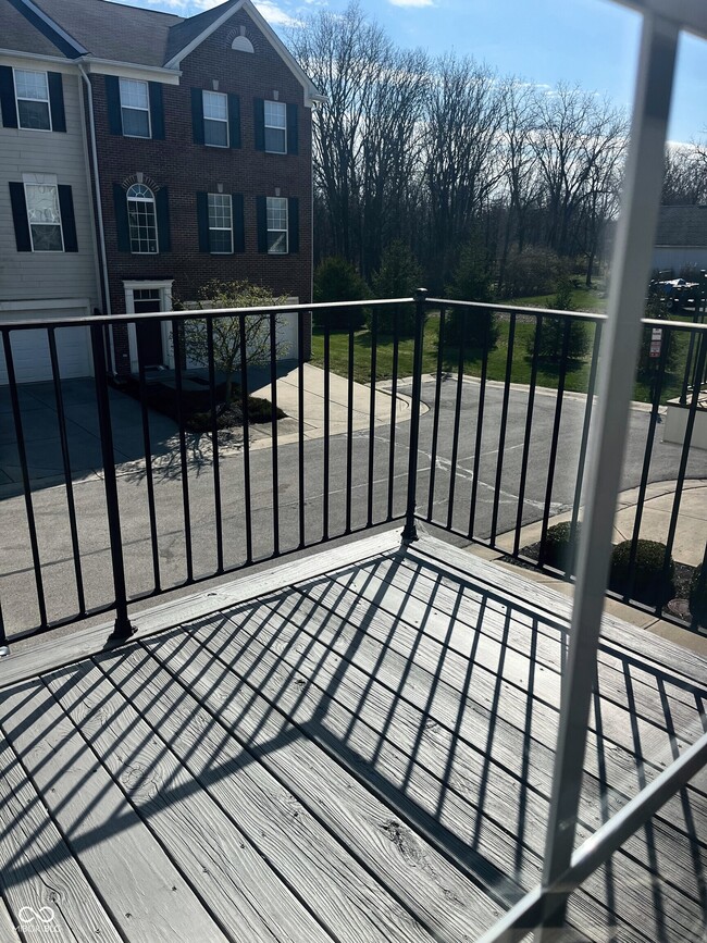 Building Photo - 9014 Mercer Dr