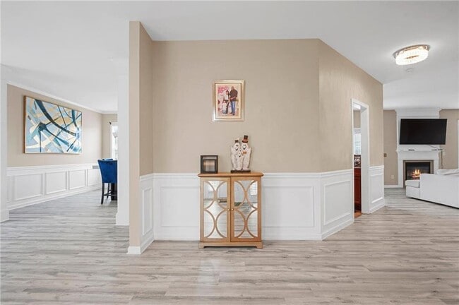 Building Photo - 735 Stillrock Dr SW