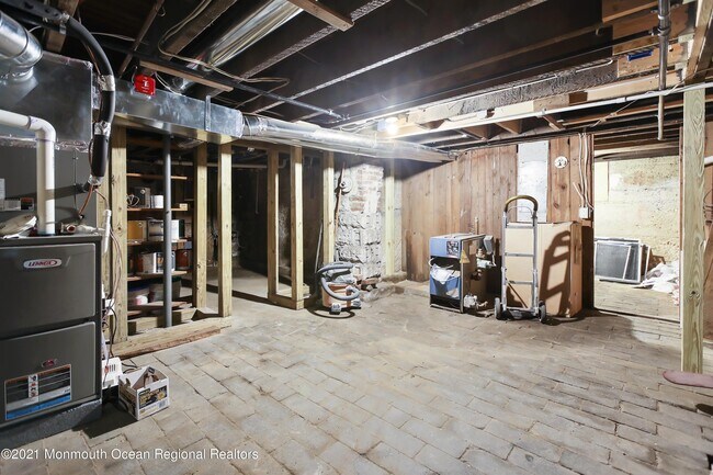 Building Photo - 1715 White St