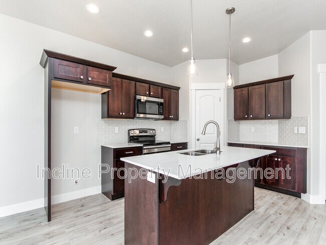 Building Photo - 16297 S Truss Dr
