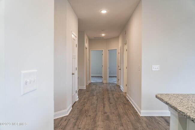 Building Photo - 176 Enfield Dr