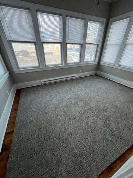 Building Photo - 571 Jefferson St