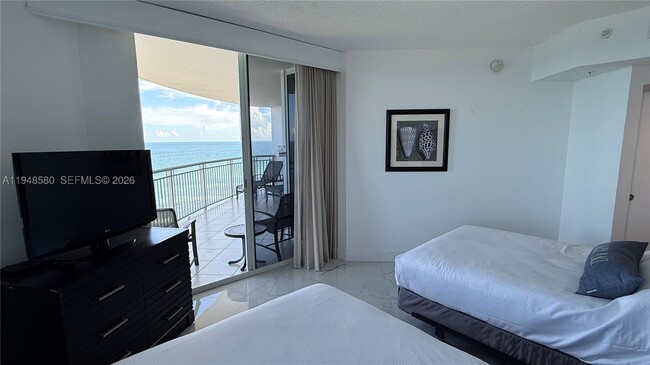 Building Photo - 17375 Collins Ave
