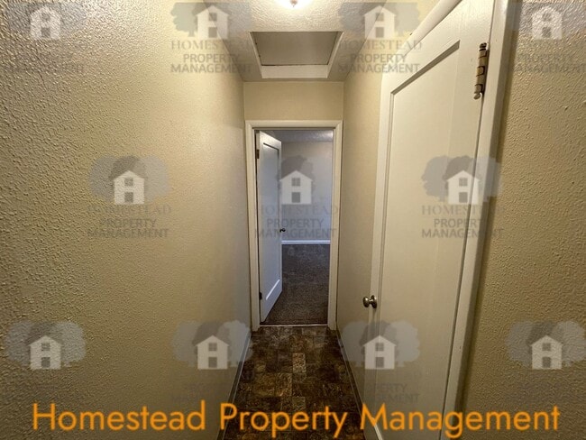 Building Photo - 410