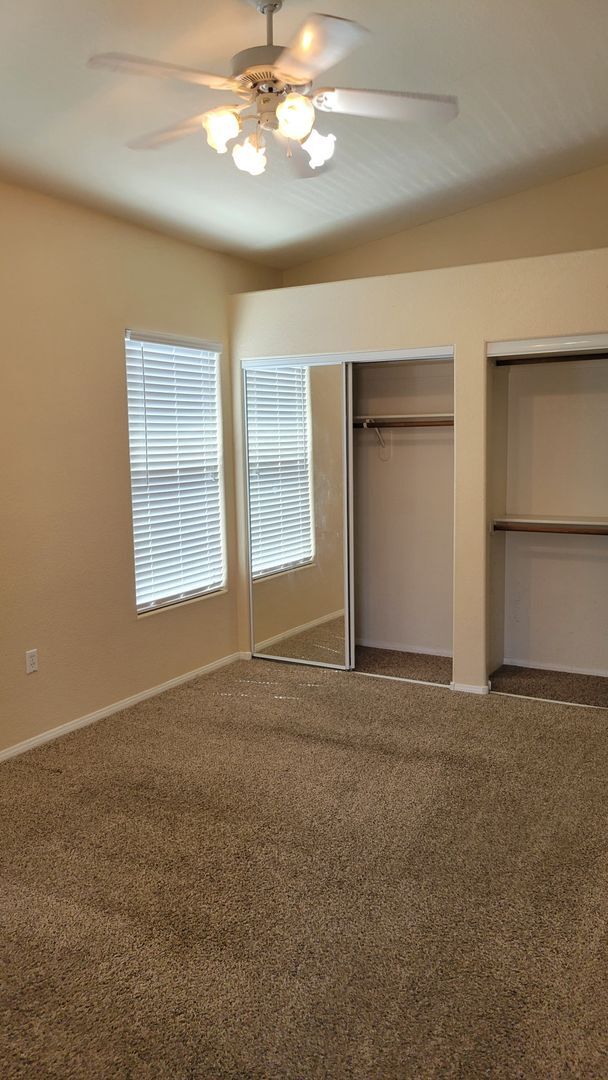 Building Photo - 10650 Calico Mountain Ave