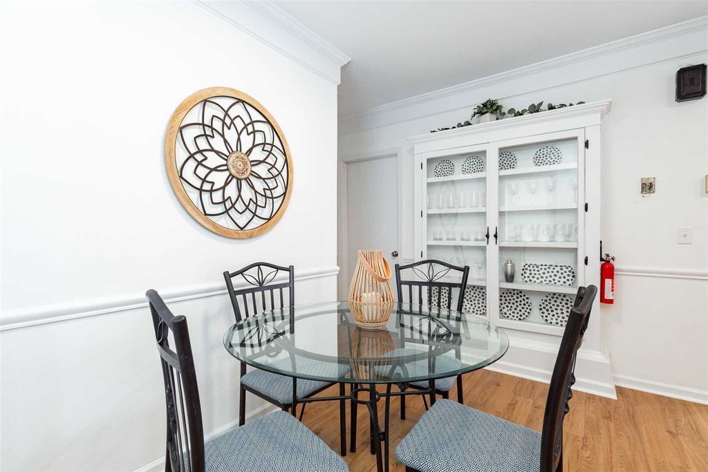 Building Photo - 48 Columbia St