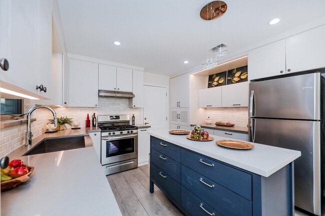 Building Photo - 503 Pine Sisken St