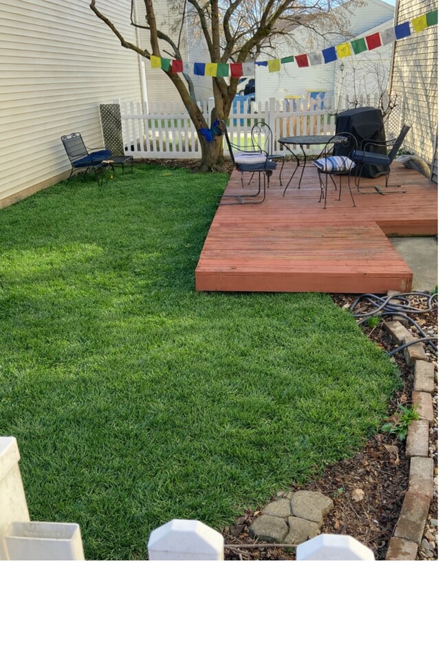 Building Photo - Exquisite Fishers Home