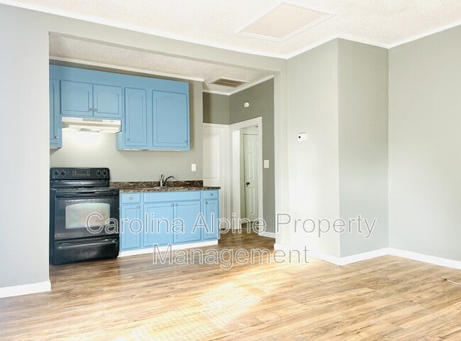 Building Photo - 420 McBrayer St