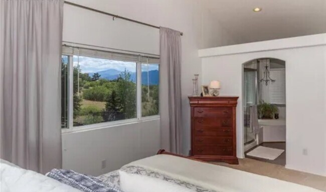 Building Photo - 1333 Lookout Springs Dr