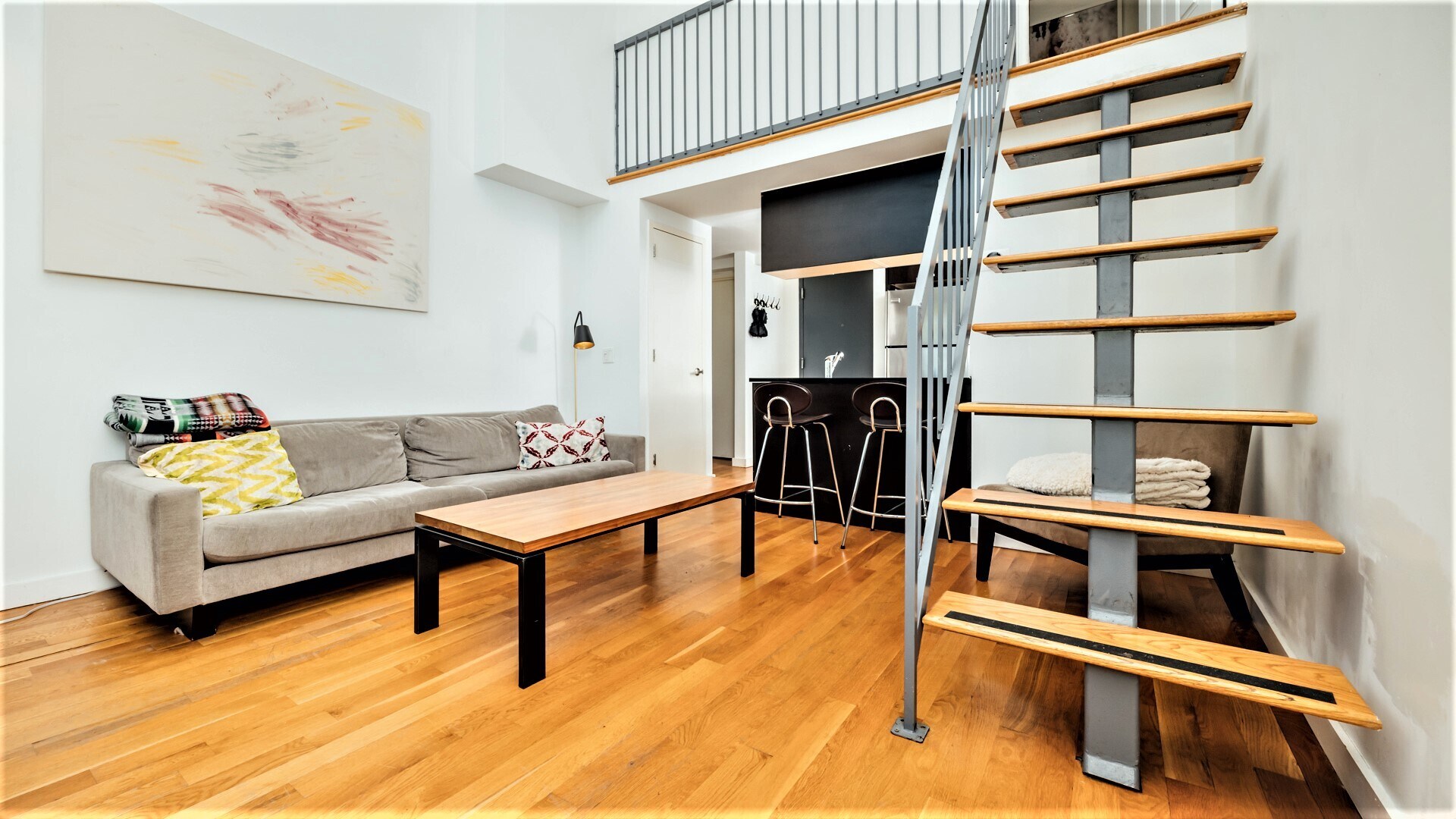 Building Photo - 130 Scholes St