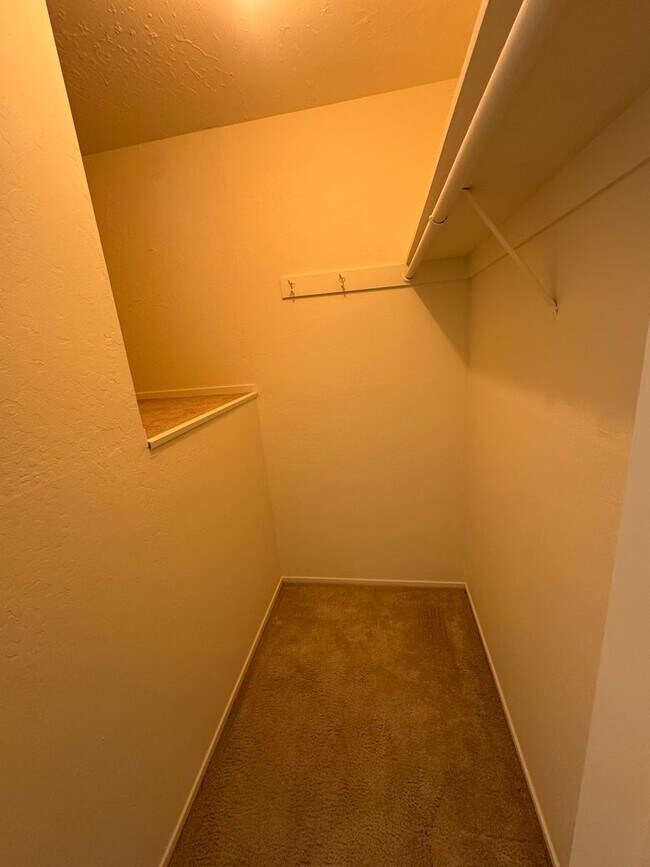 Building Photo - 2 Bedroom, 1 Bath in desirable neighborhood, Capitola