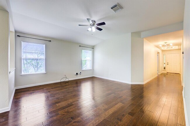 Building Photo - 12017 Buzz Schneider Ln