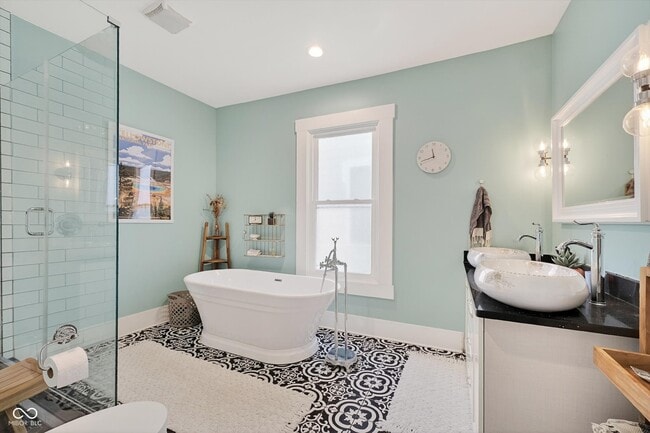 Building Photo - 622 N Hamilton Ave