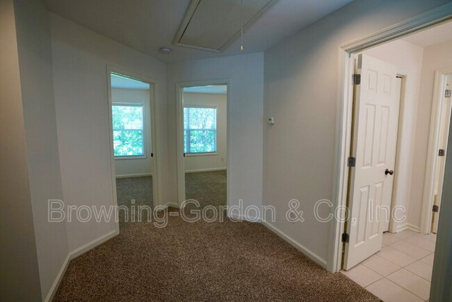 Building Photo - 3400 Love Cir