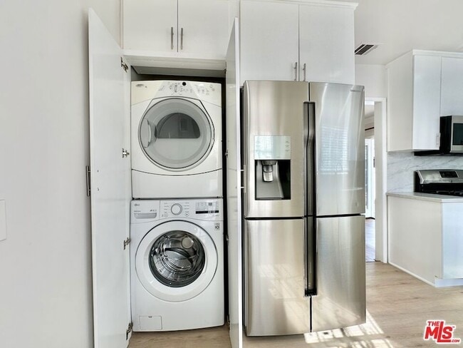 Building Photo - 1206 Greenacre Ave