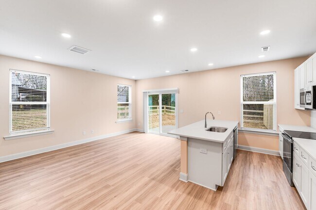 Building Photo - 645 Brookwood St