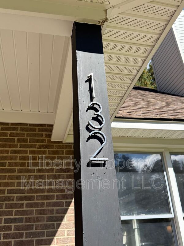 Building Photo - 132 Windsor Ln