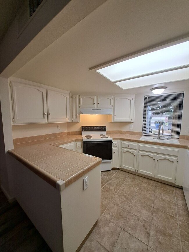 Building Photo - Stunning 2 Story Home with 3BR and a Backyard-Available Now!