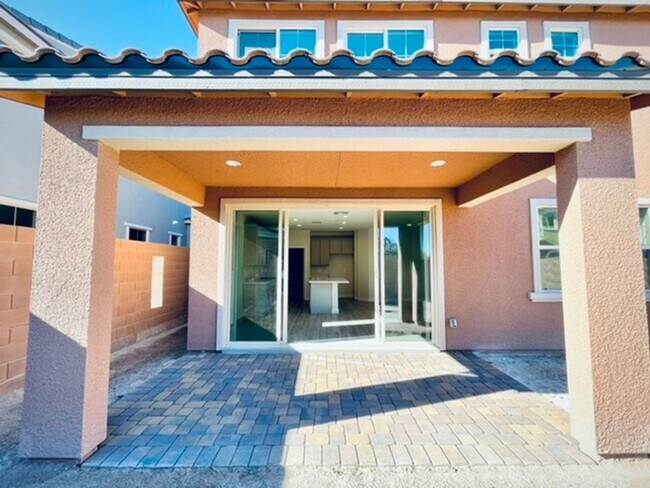 Building Photo - 72 Verde Rosa Dr