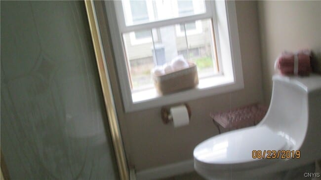 Building Photo - 418 Cross St