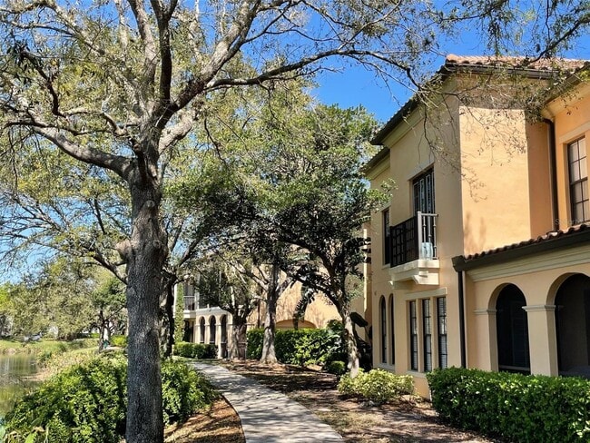 Building Photo - 2 Bedroom Townhome with 1 Car attached Gar...