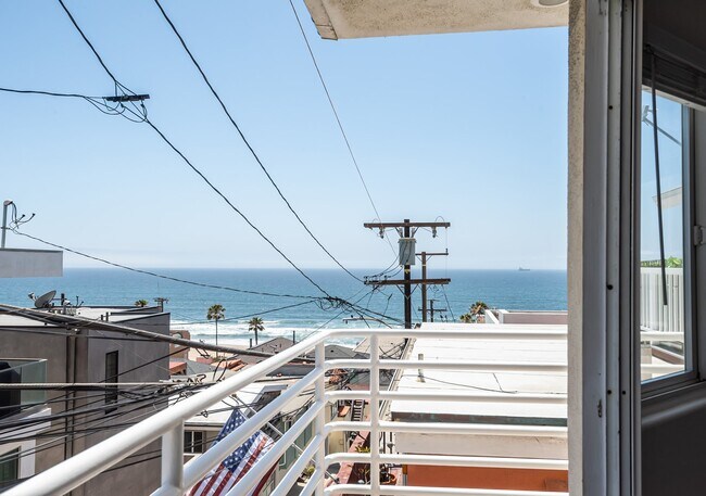 Building Photo - 215 Moonstone St