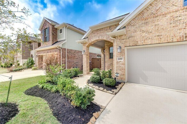 Building Photo - 6019 Bristlegrass Ln