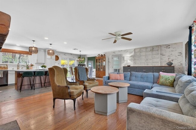 Building Photo - 49 Clover Hill Dr