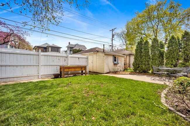 Building Photo - 636 S Euclid Ave