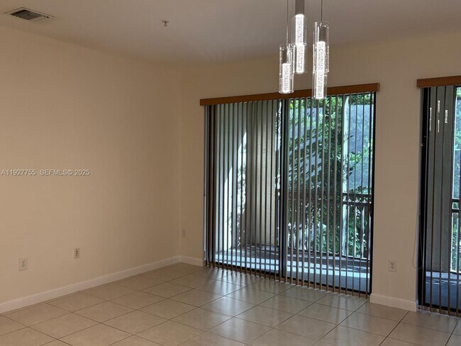 Building Photo - 2900 NW 125th Ave