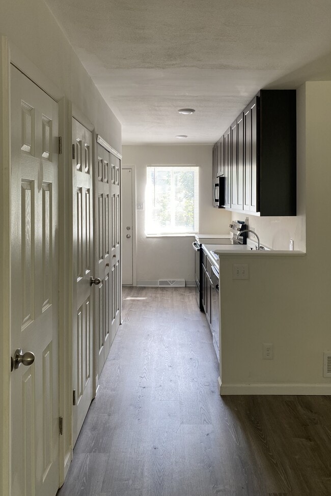 Building Photo - 3972 Brittany Cir