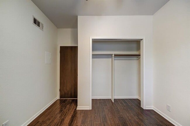 Building Photo - 3316 Guadalupe St