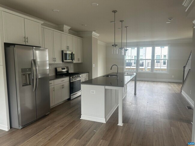 Building Photo - 2024 Calico Ct