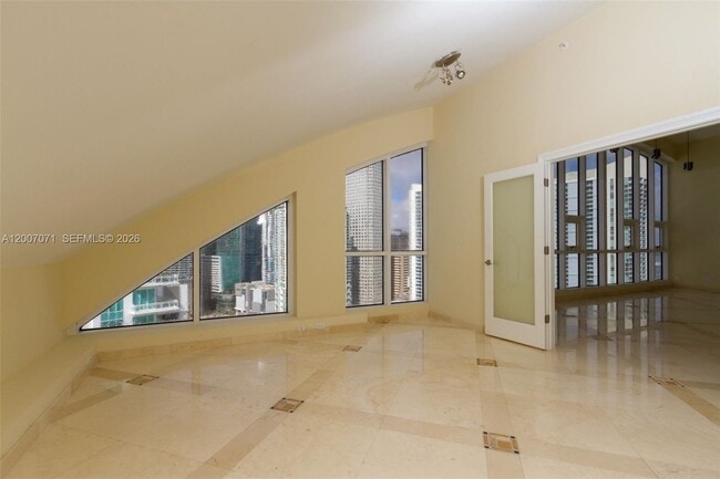 Building Photo - 888 Brickell Key Dr