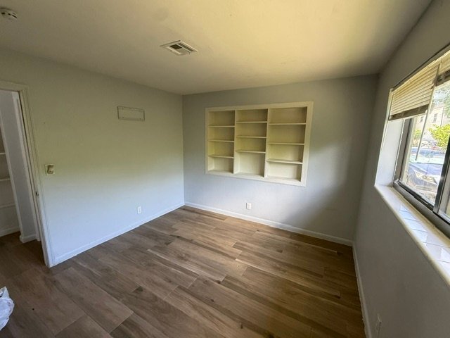 Building Photo - 1098 NE 37th St