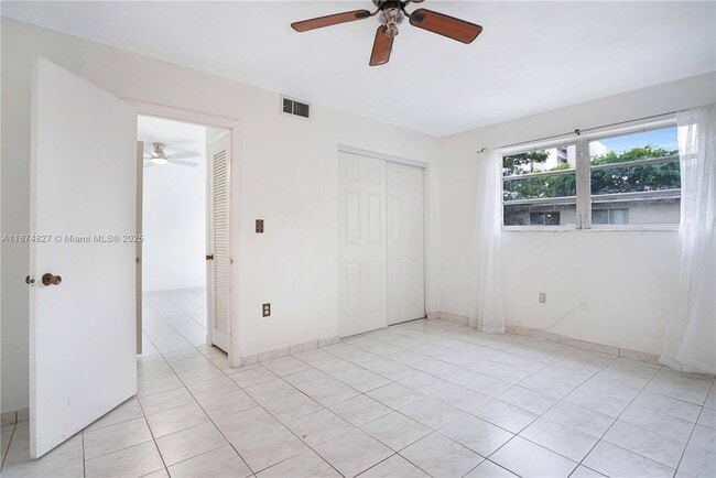 Building Photo - 7925 Carlyle Ave