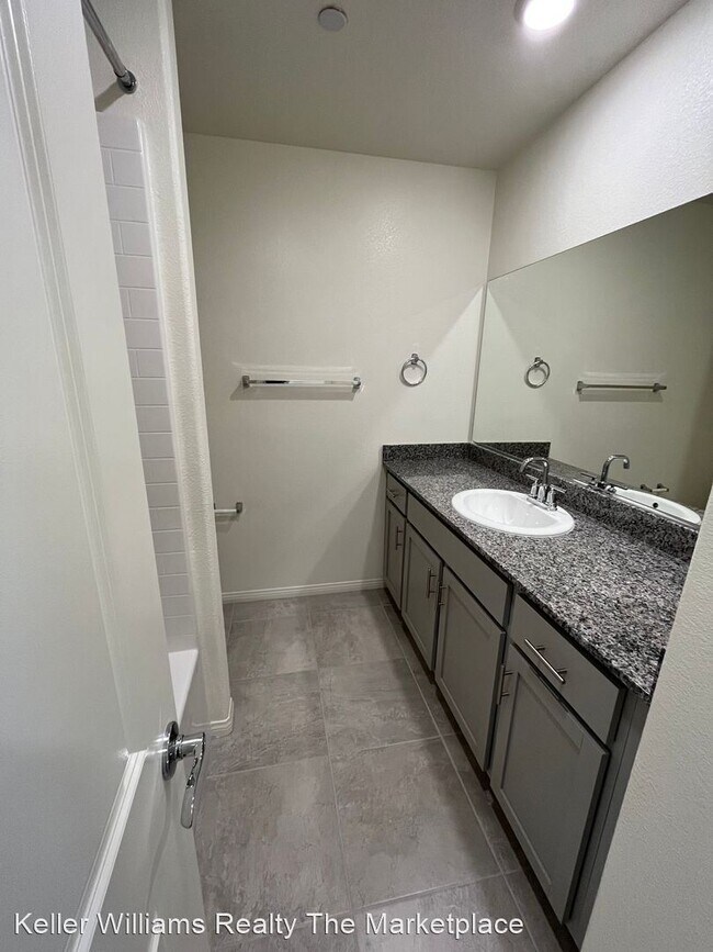 Building Photo - 4 br, 3 bath House - 428 Larksong Ave