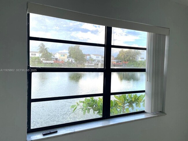 Building Photo - 1335 W 68th St