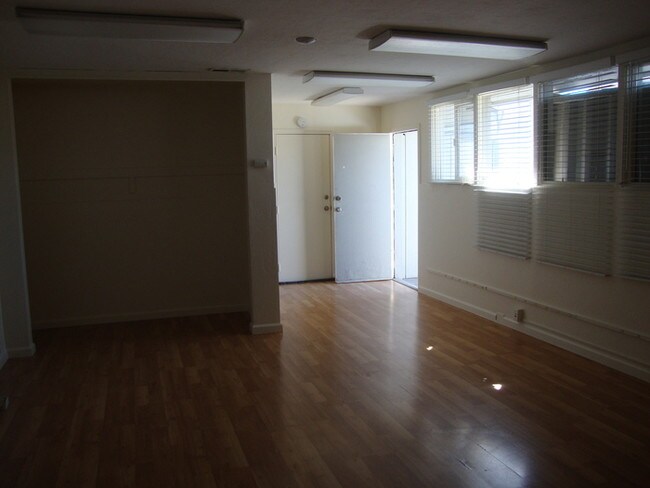 Building Photo - Studio apartment in North Salinas