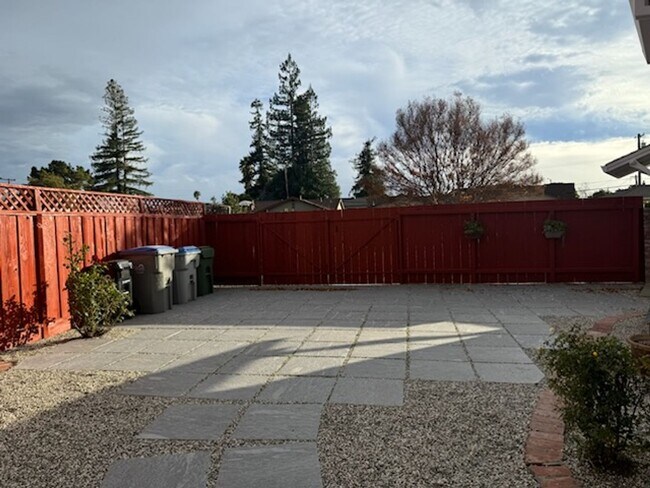 Building Photo - COMING SOON.  WILL BE READY JULY 8TH!!  Beautiful 3 Bedroom 1.5 Bath Home, Close to Santana Row.