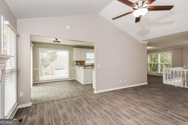 Building Photo - 17 Stonecreek Dr SW