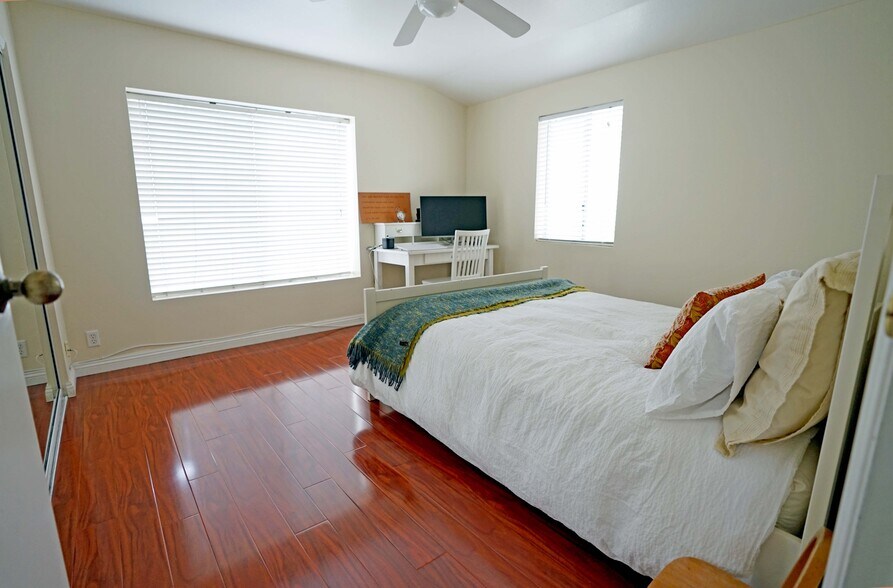 Bedroom Upstir - 1206 Valencia Way