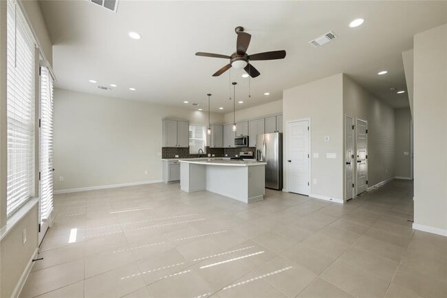 Building Photo - 13608 Cibolo Trace