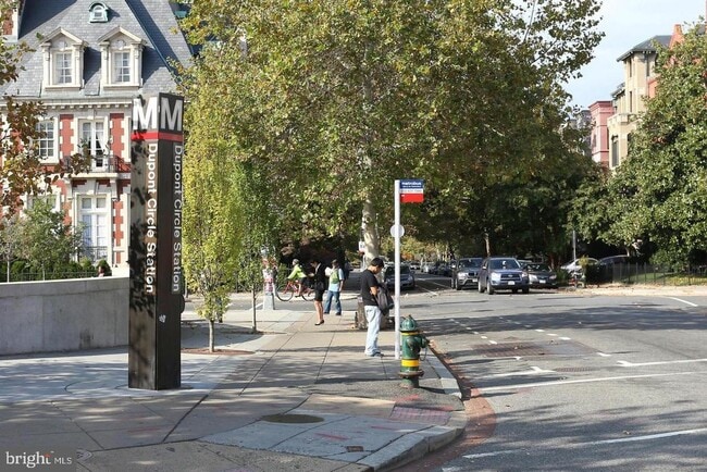 Building Photo - 1260 21st St NW