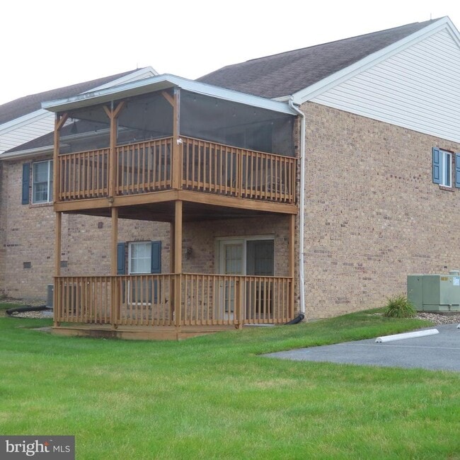 Building Photo - 2325 Majestic Ct