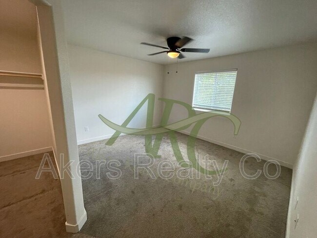 Building Photo - 968 S Coral Pl